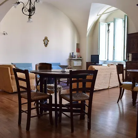 Vannucci 10 Apartment *